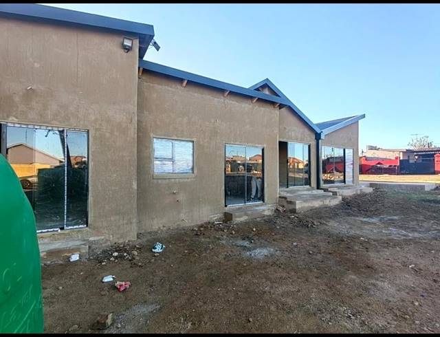 0 BEDROOM HOUSE FOR SALE IN MEADOWLANDS EAST